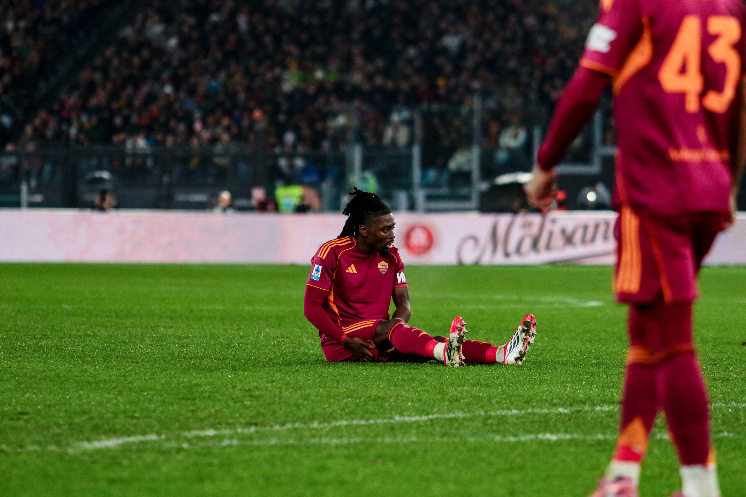 Infortunio per Manu Koné, centrocampista della Roma