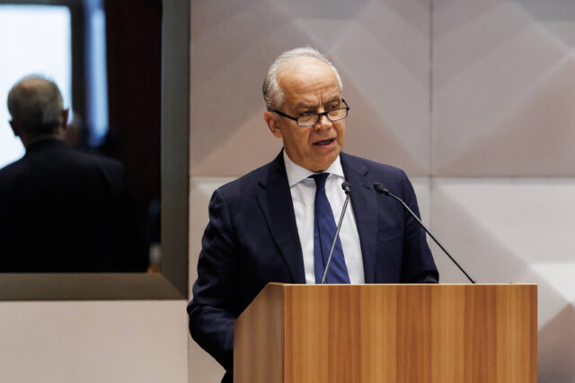 Ministro Piantedosi vieta le trasferte ai tifosi di Lazio e Napoli