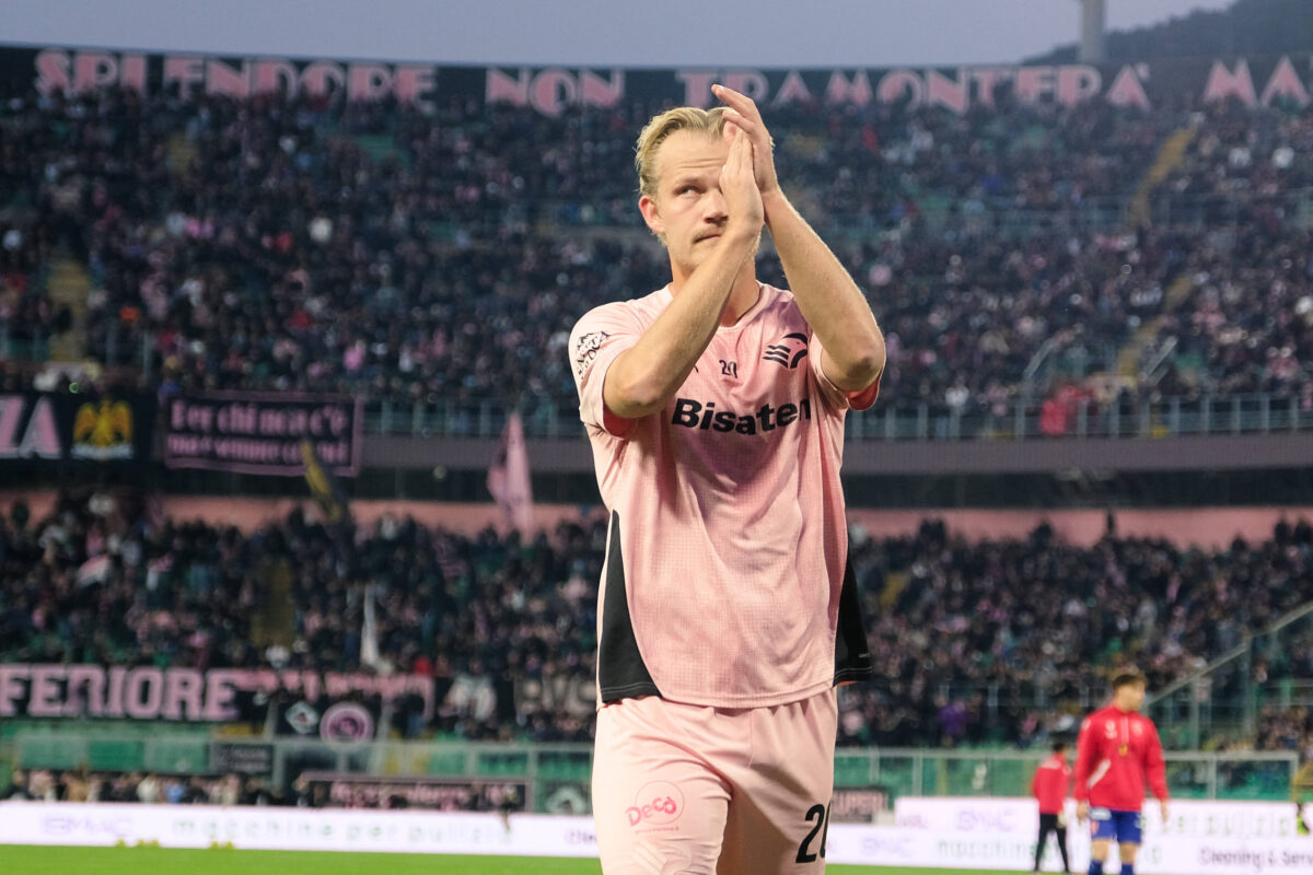 Joel Pohjanpalo ringrazia i tifosi del Palermo