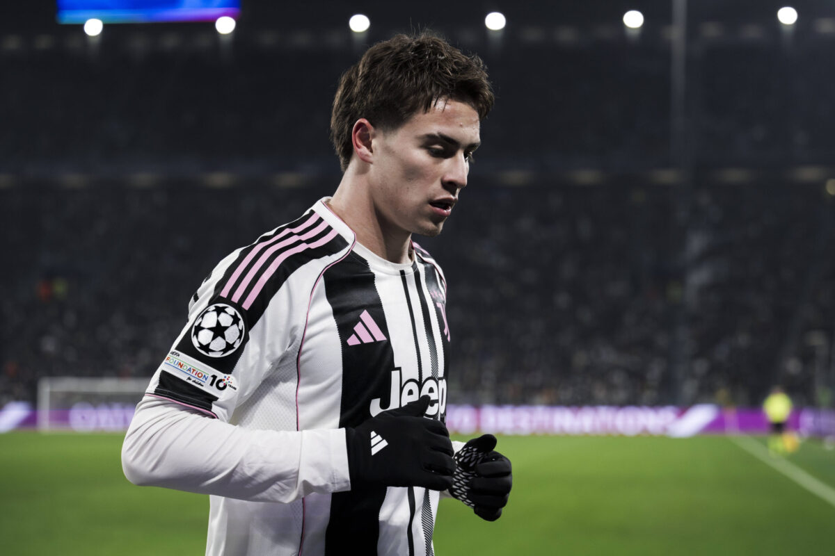 Kenan Yildiz in campo con la Juventus