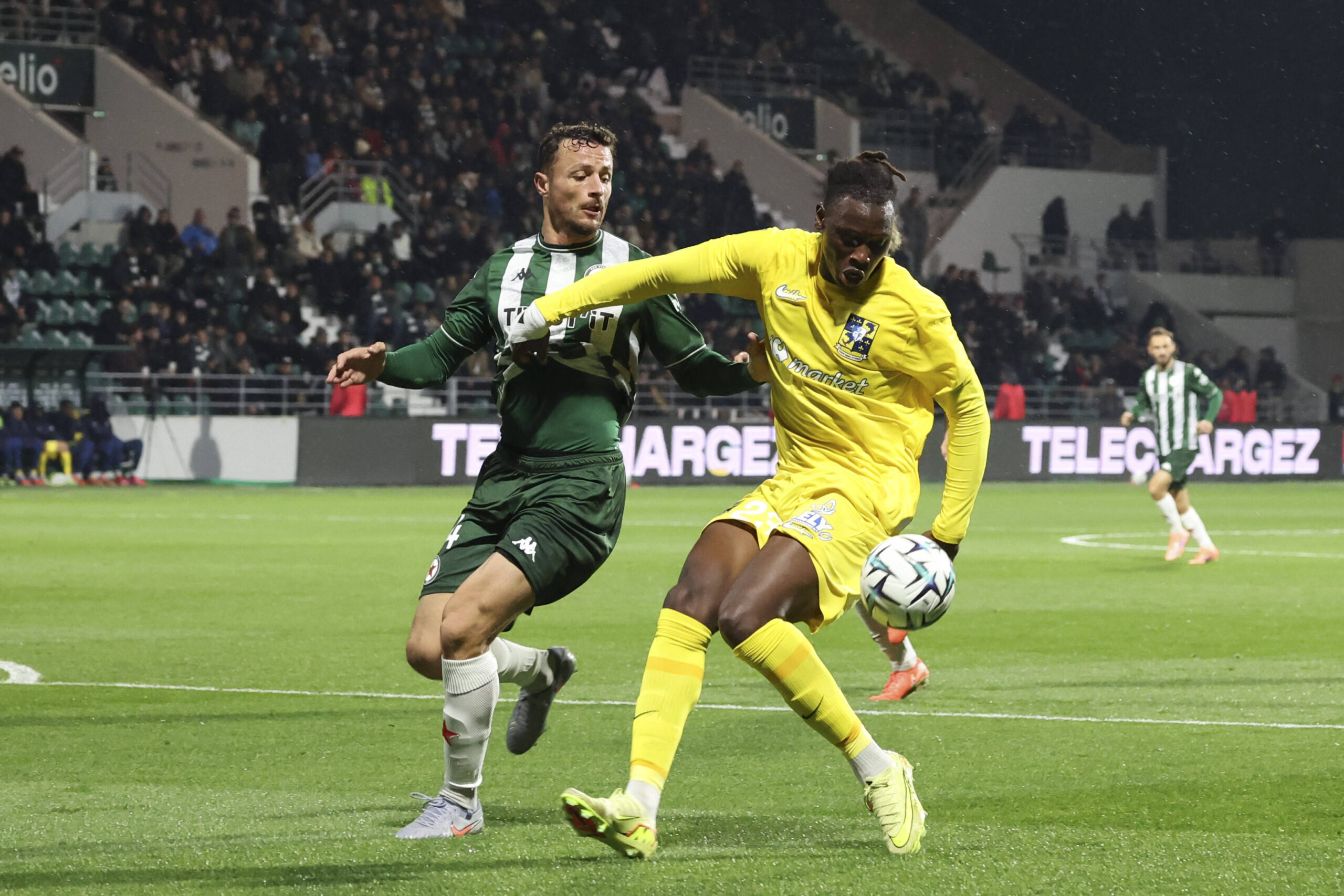 Nesta Elphege, nuovo attaccante del Parma