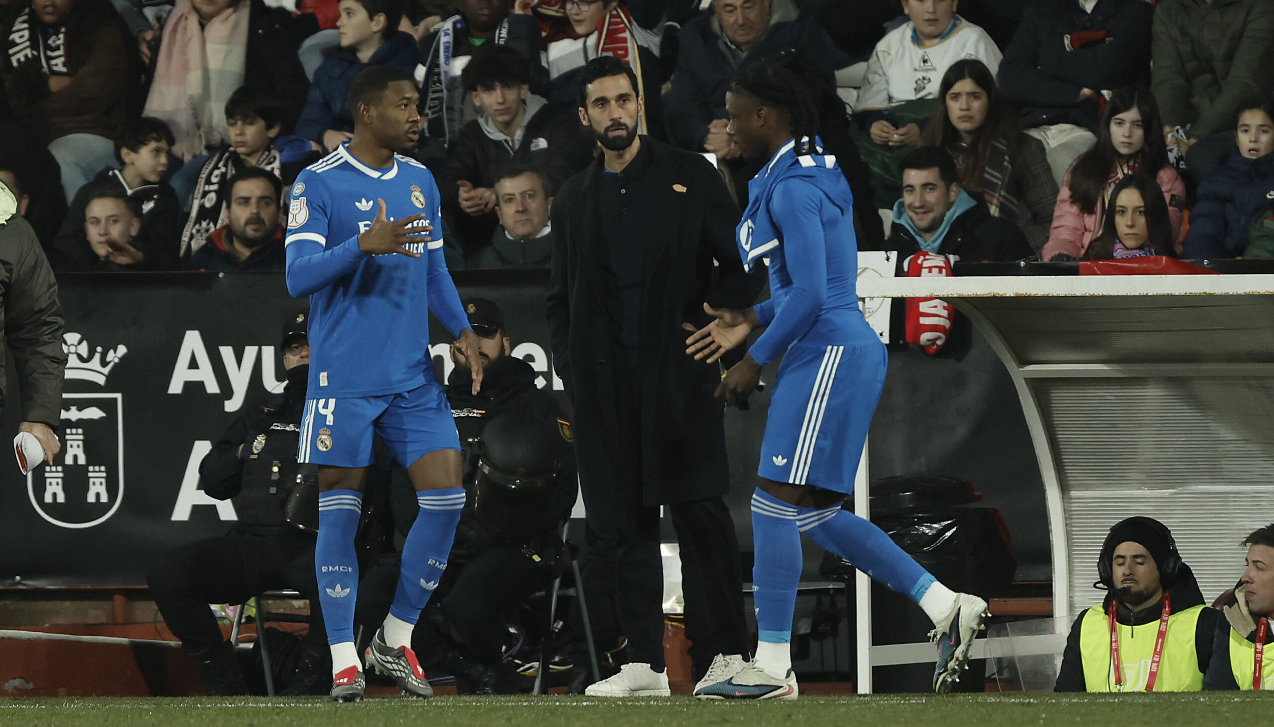 Arbeloa a colloquio con i suoi giocatori