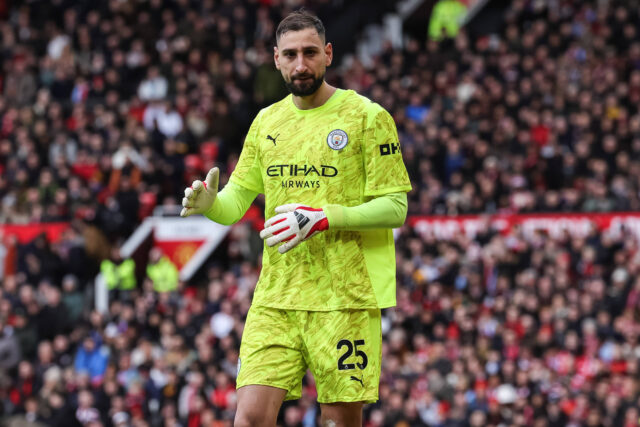 Donnarumma in campo con il City