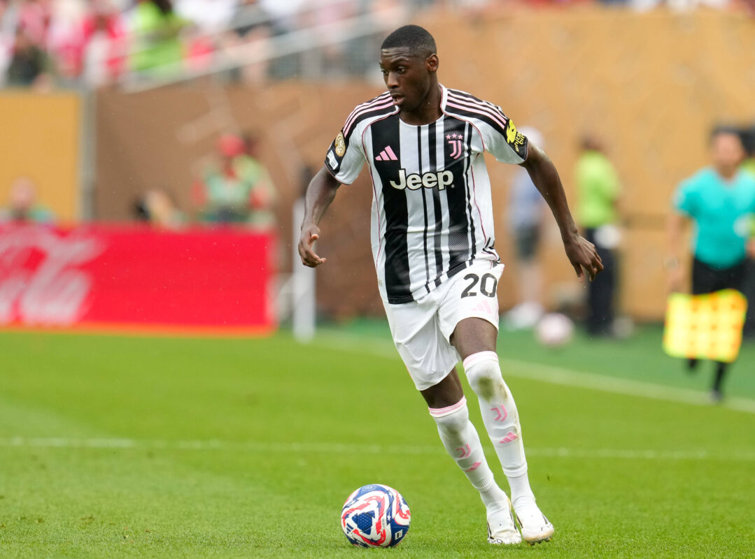 Randal Kolo Muani con la maglia della Juventus