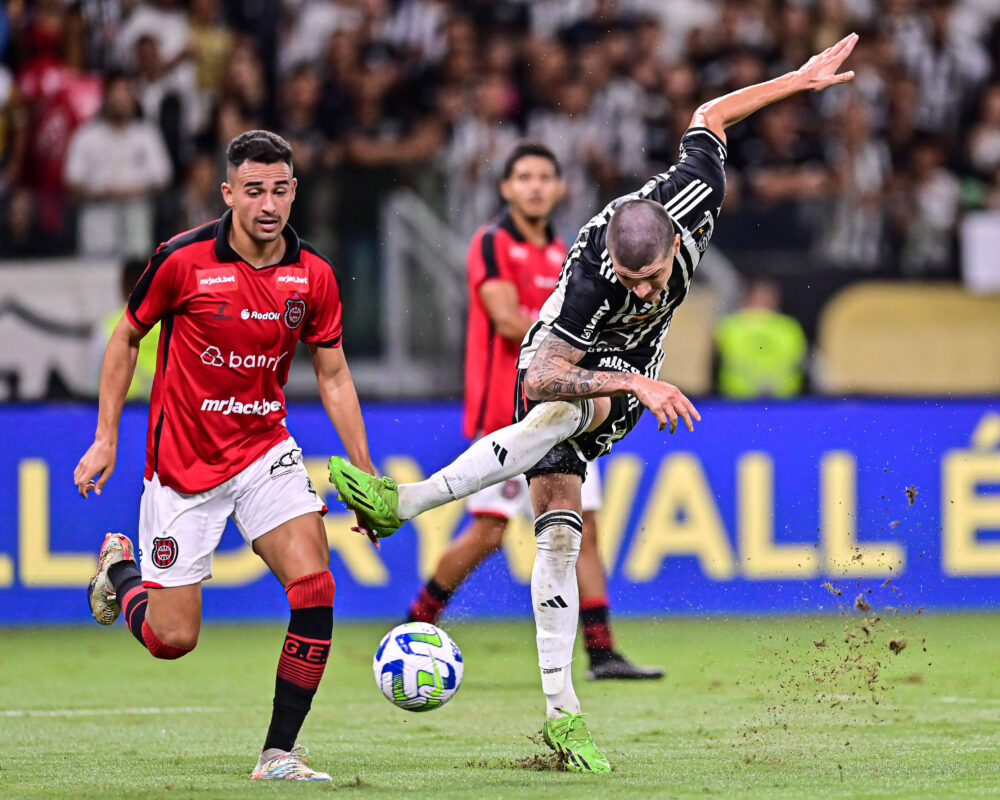Isaac con la maglia dell'Atletico Mineiro