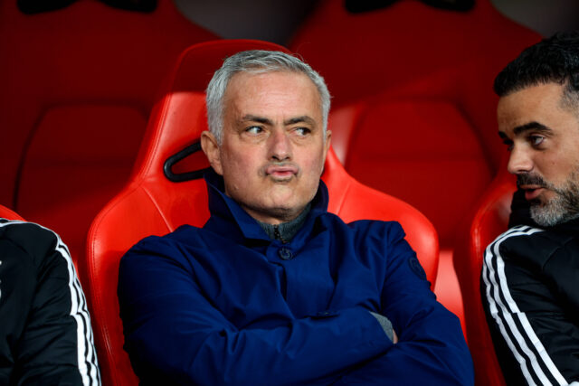 Mourinho sulla panchina del Benfica