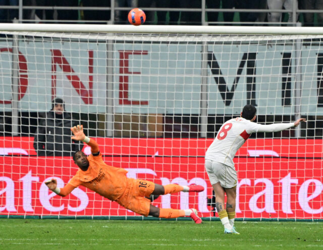 Stanciu sbaglia il rigore decisivo in Milan Genoa