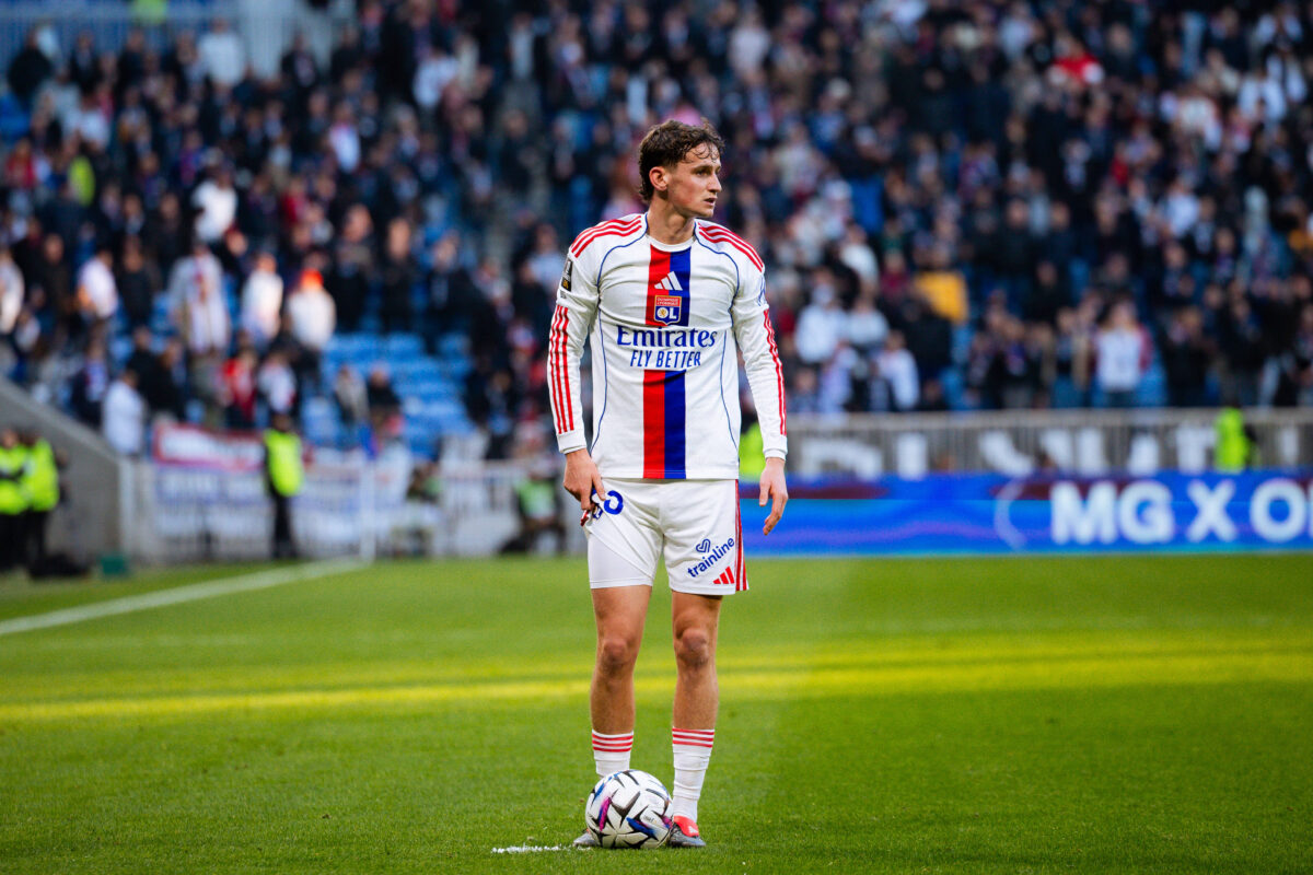 Tyler Morton con la maglia del Lione