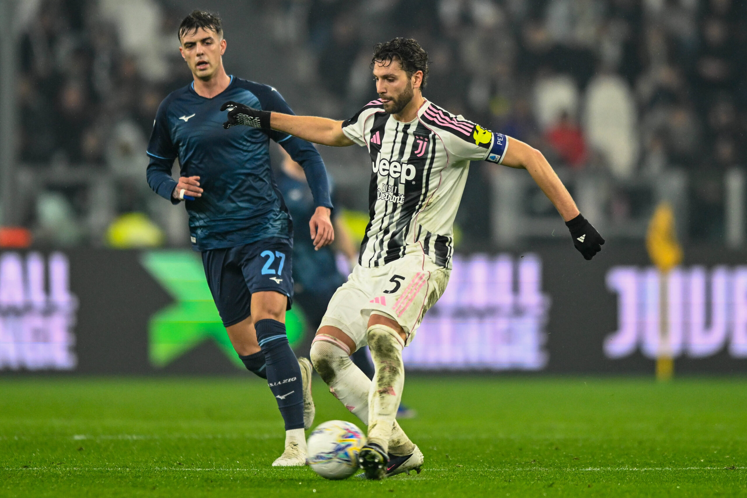 Locatelli e Maldini durante Juventus-Lazio
