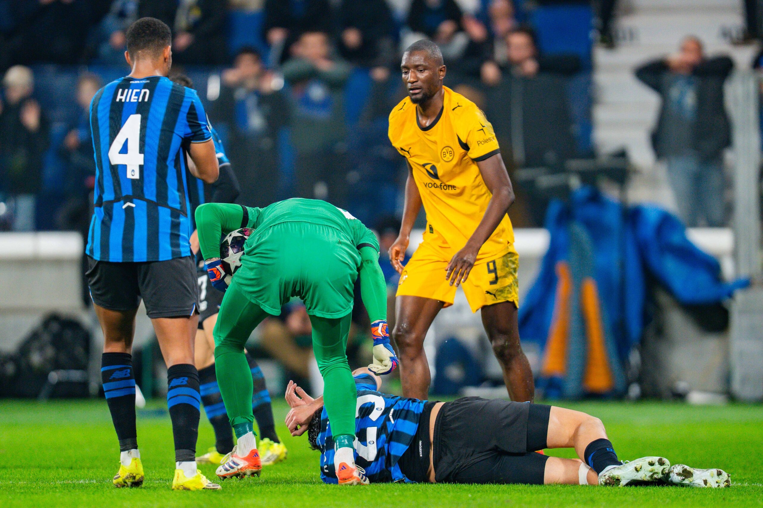 Kolasinac infortunatosi in Atalanta-Borussia Dortmund