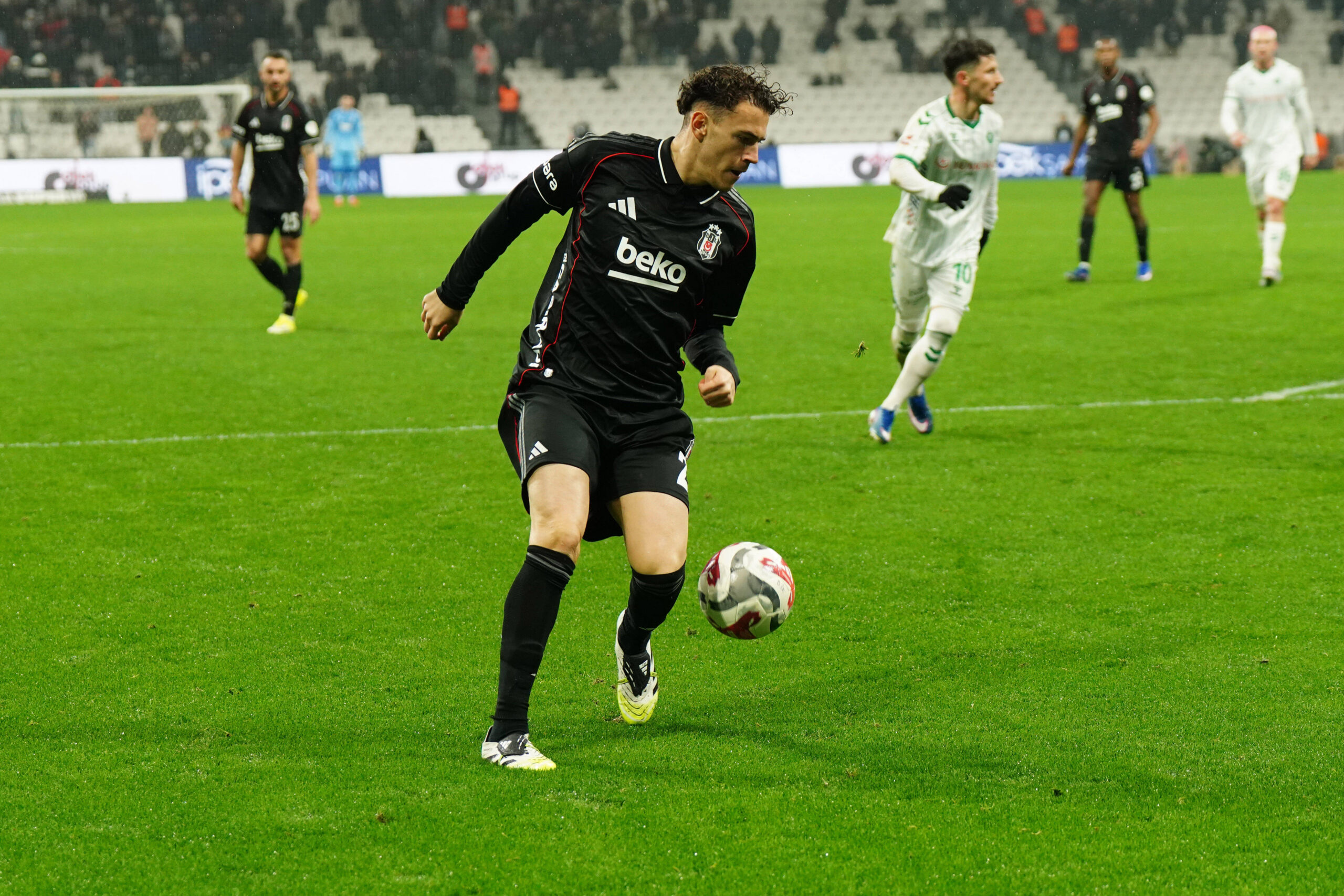 L'esordio di Asllani con la maglia del Besiktas