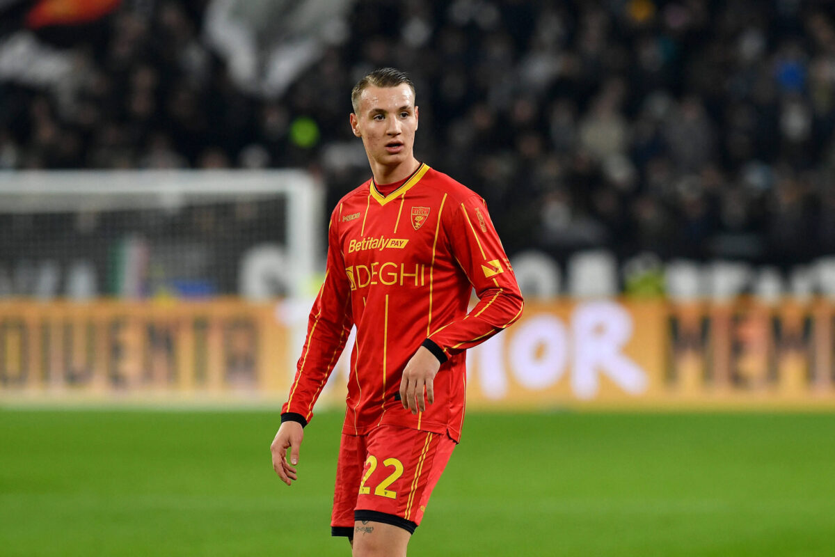 Francesco Camarda in campo con il Lecce