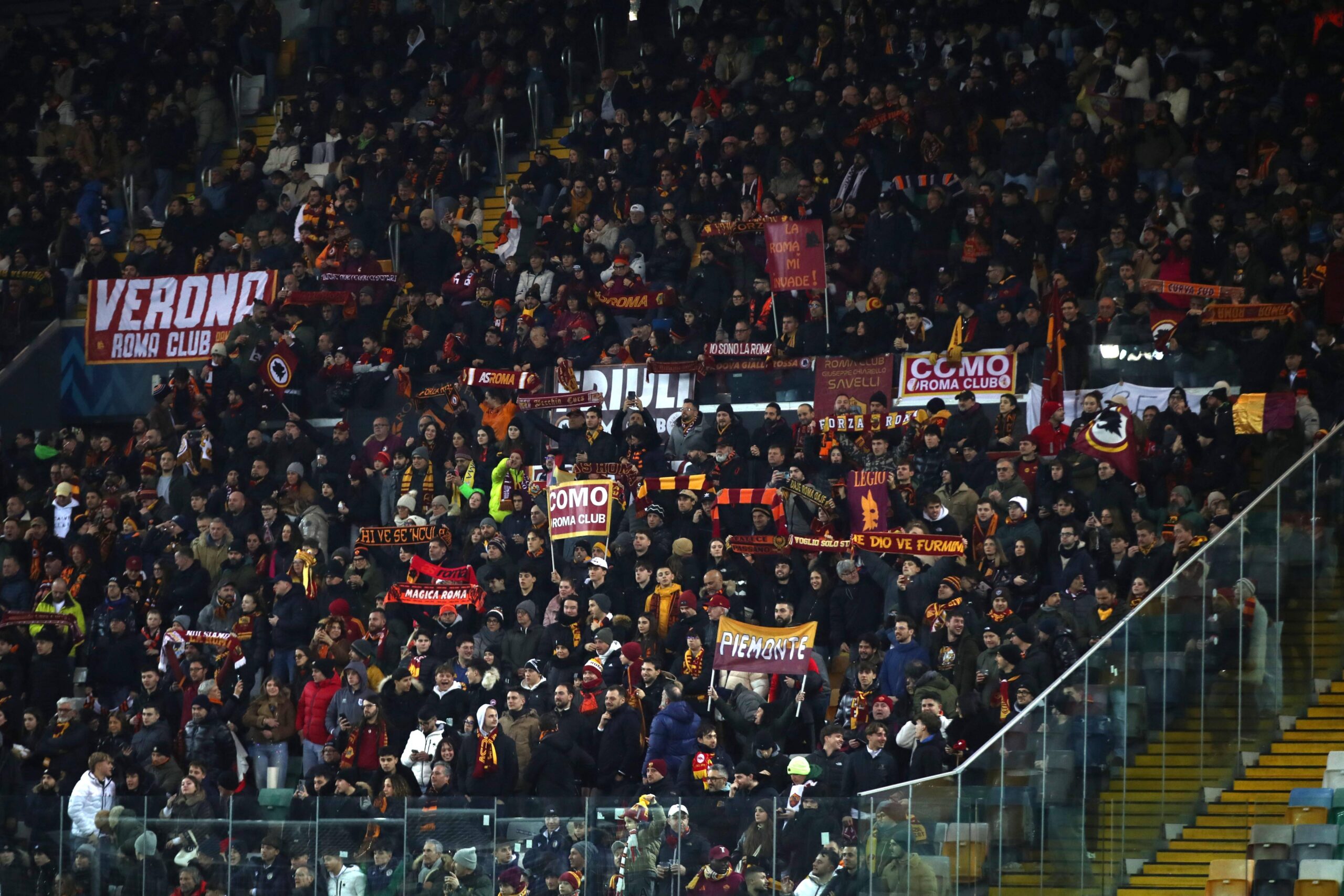 Tifosi della Roma al Bluenergy Stadium