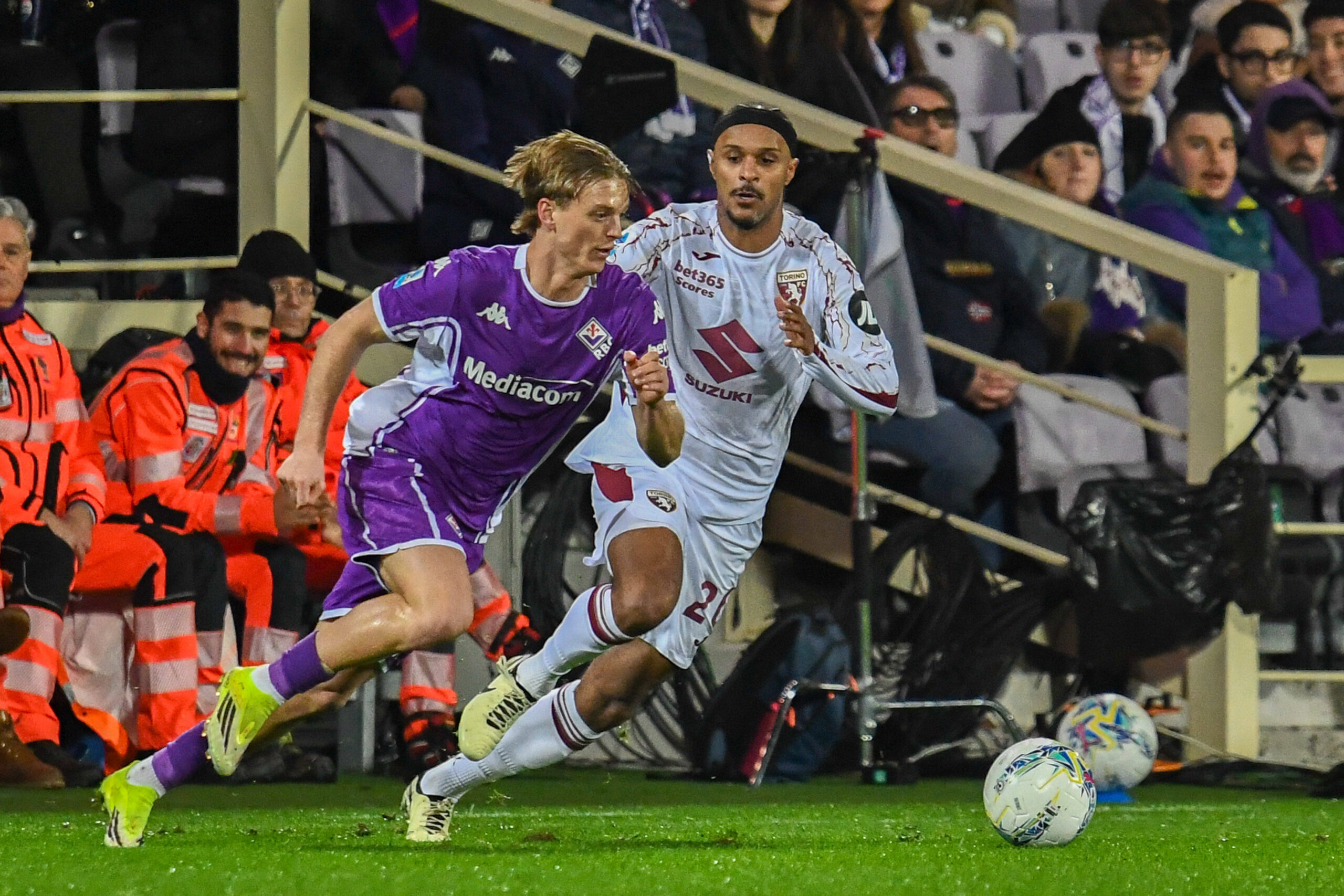 Gudmundsson durante Fiorentina-Torino