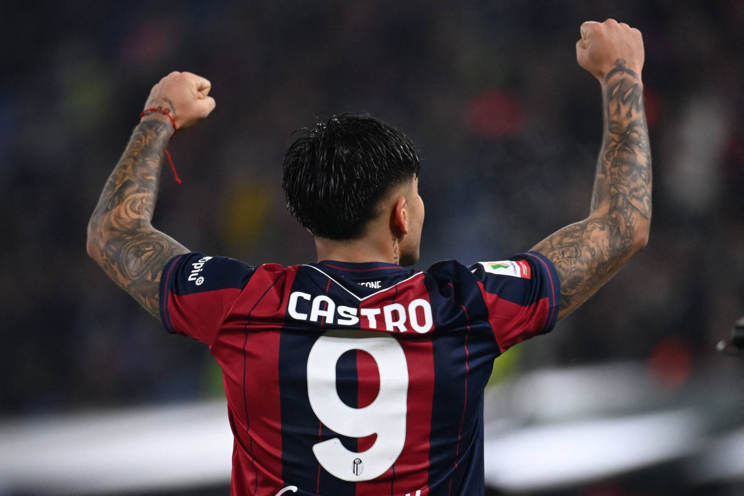Santiago Castro rinnova ufficialmente con il Bologna