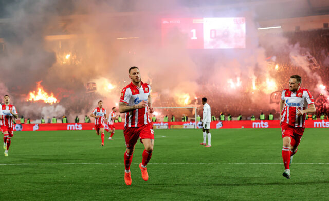Arnautovic durante il derby di Belgrado