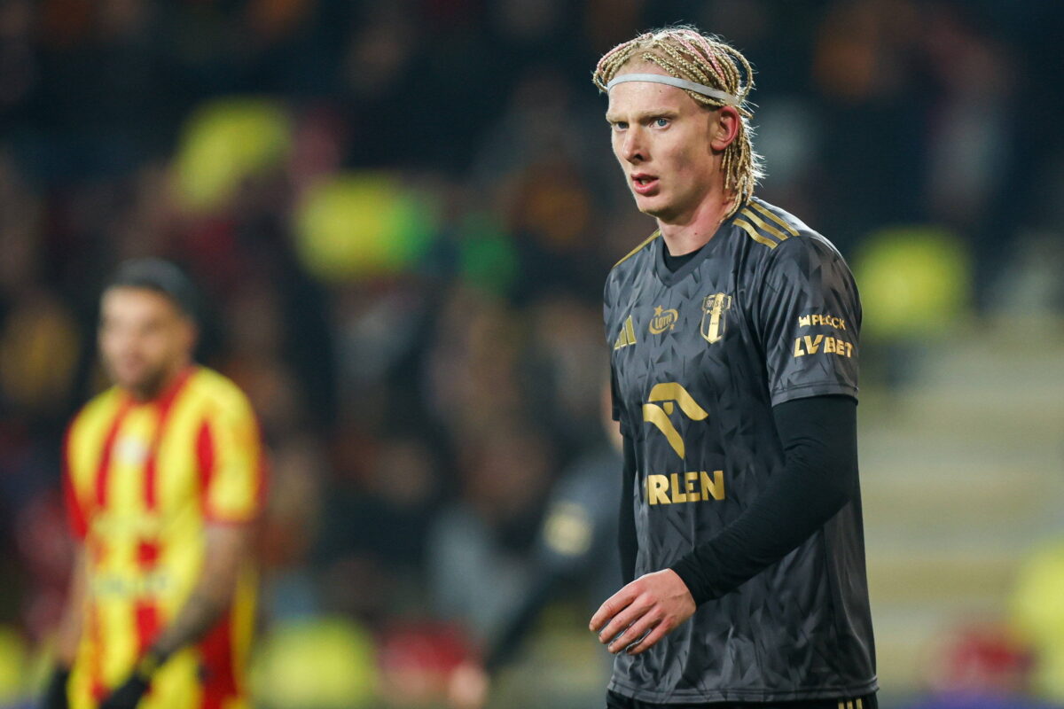 Edmundsson con la maglia del Wisla Plock