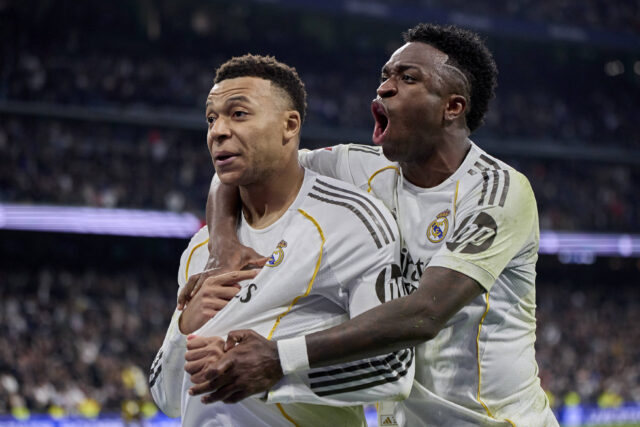 Vinicius e Mbappe esultano dopo un gol
