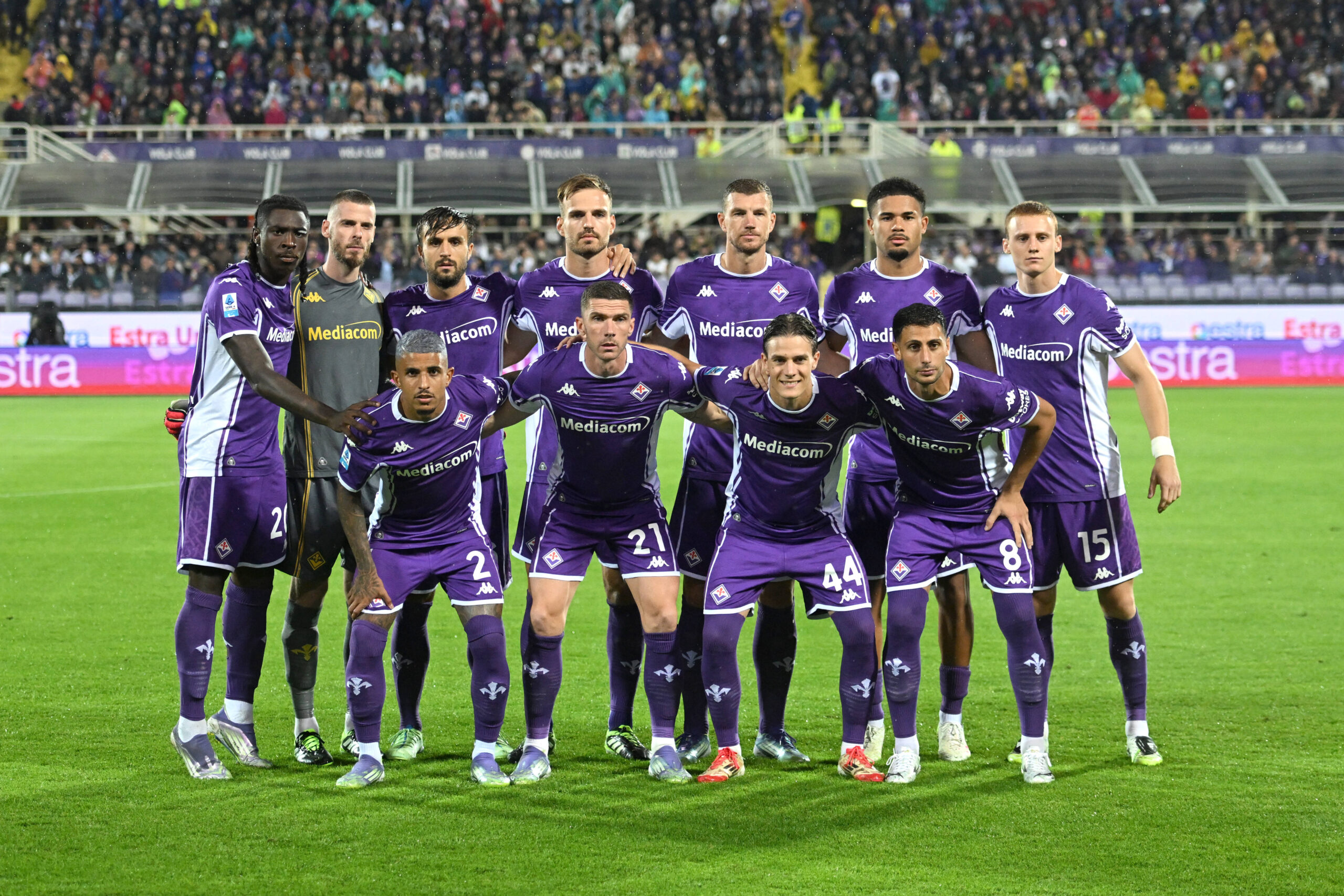 La Fiorentina in posa prima del fischio di inizio