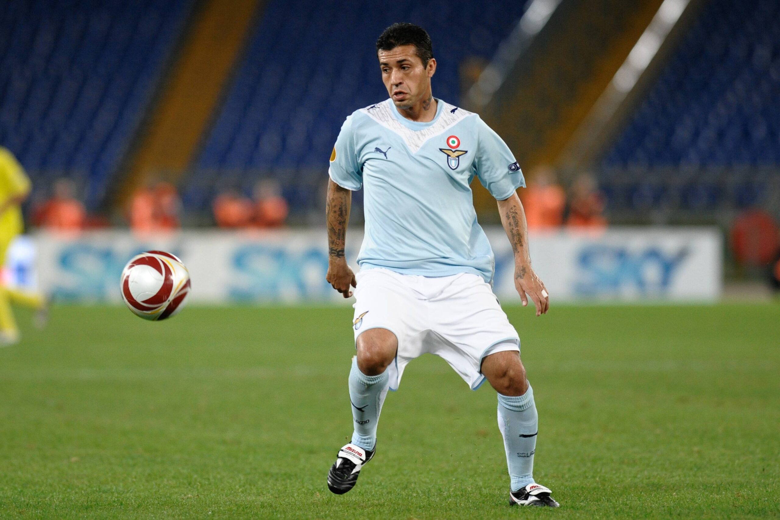 Francelino Matuzalem con la maglia della Lazio