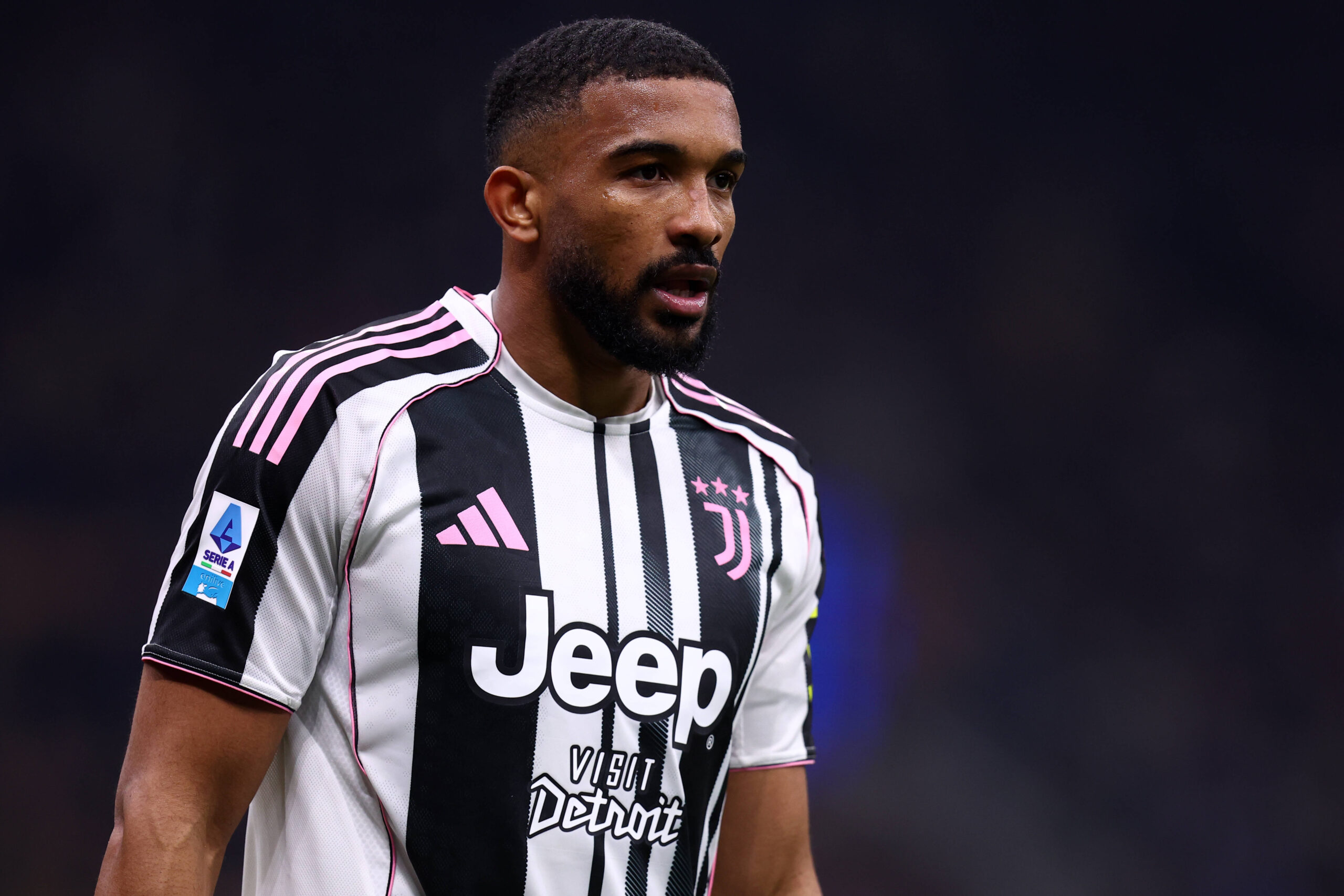 Gleison Bremer in azione contro l'Inter