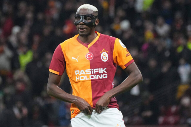Osimhen durante una partita con il Galatasaray