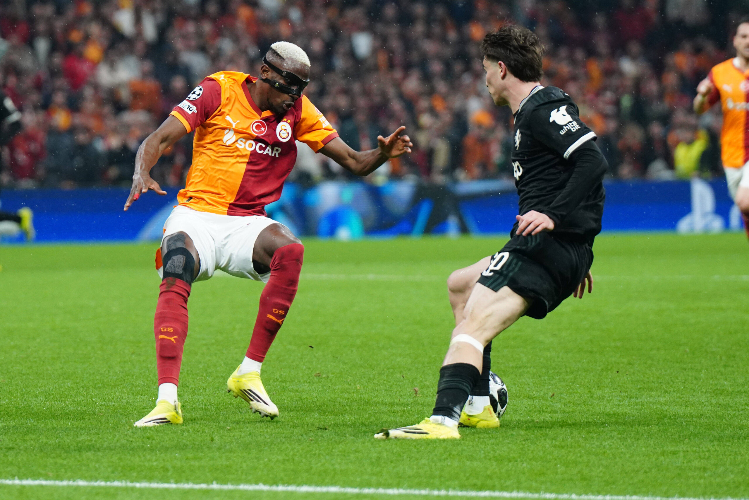 Osimhen in azione contro la Juventus