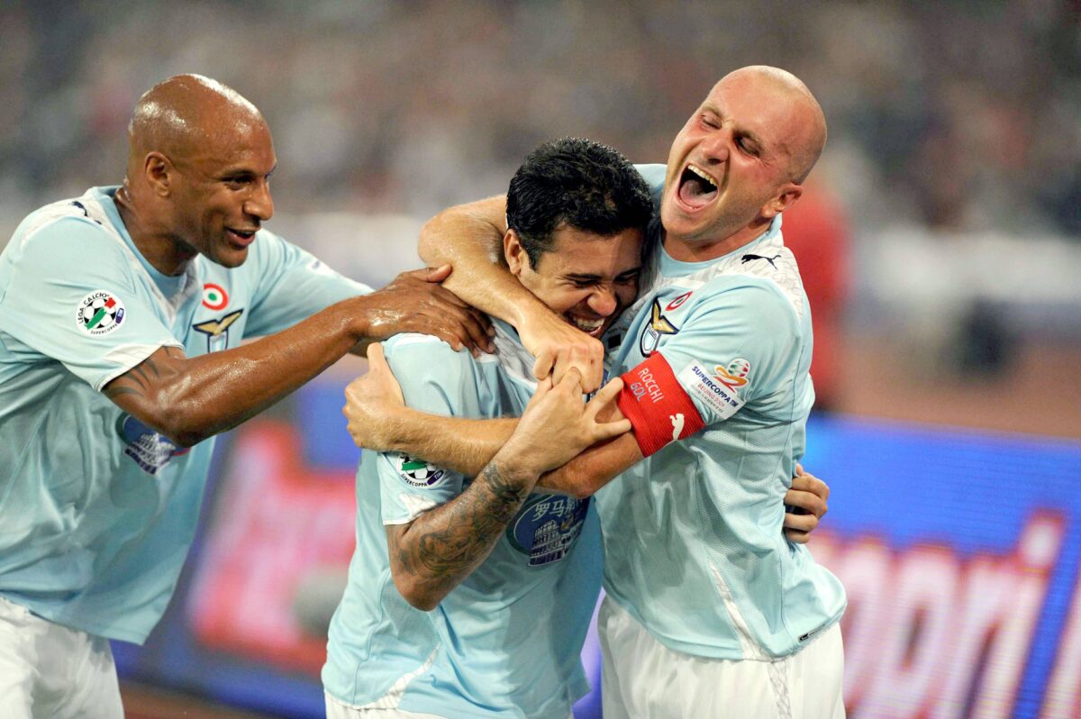 Francelino Matuzalem festeggia il gol in Supercoppa Lazio Inter