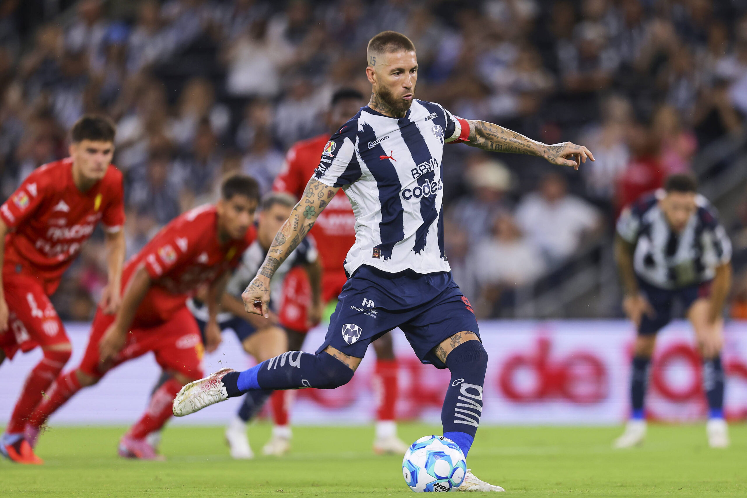 Sergio Ramos con la maglia del Monterrey