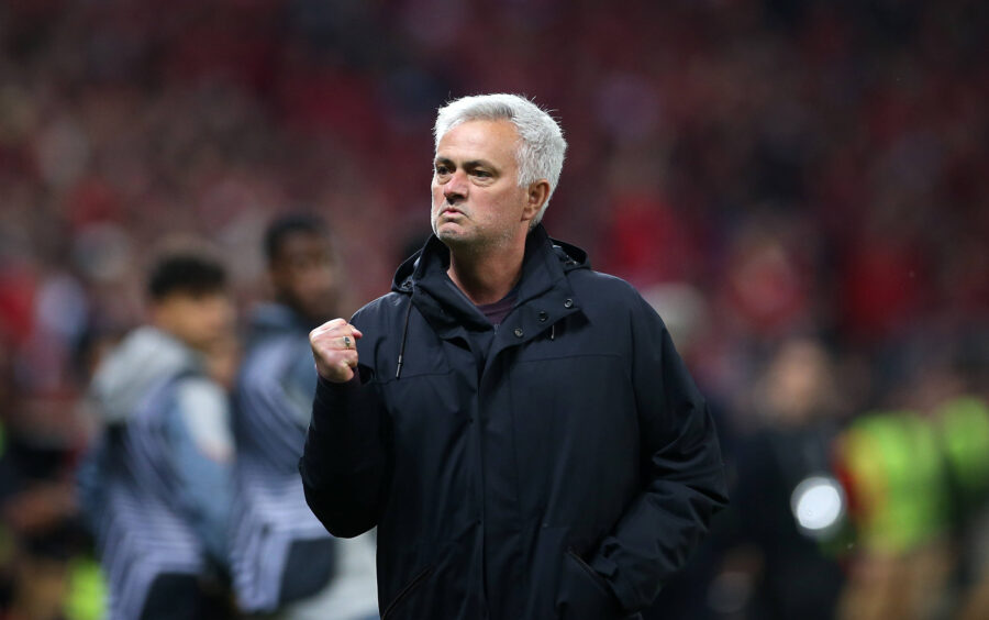 José Mourinho, allenatore del Benfica