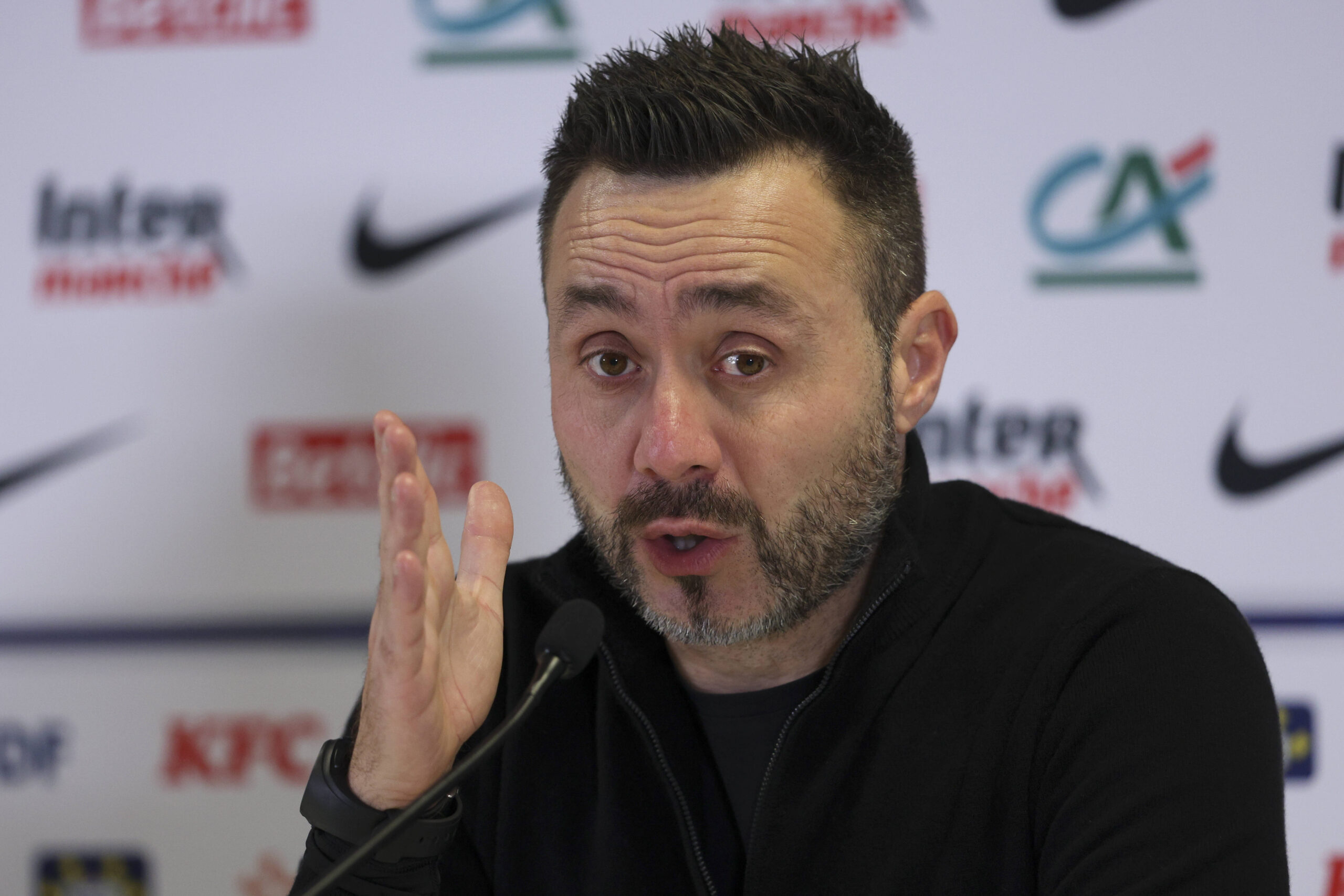 Roberto De Zerbi in conferenza stampa