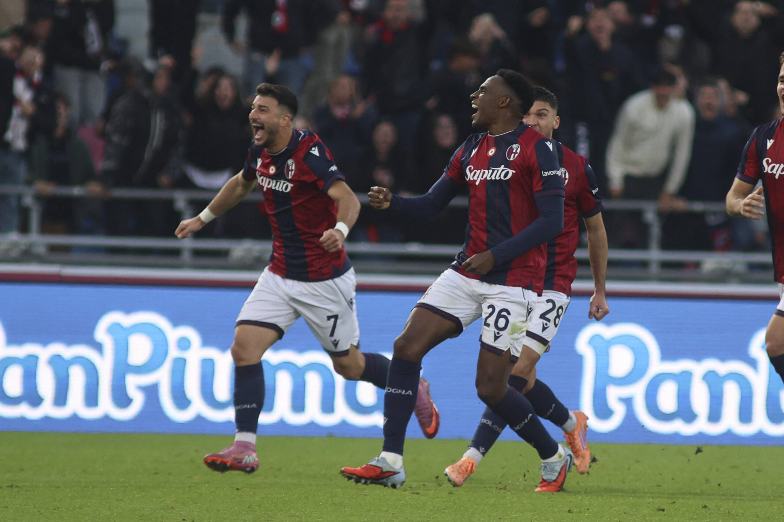 Riccardo Orsolini e Jhon Lucumu