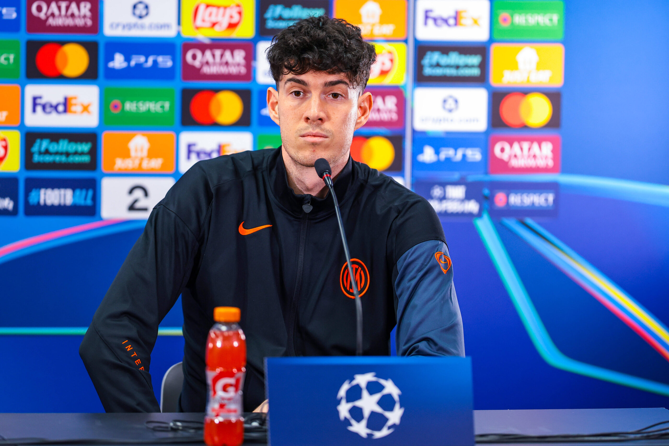 Bastoni in conferenza stampa