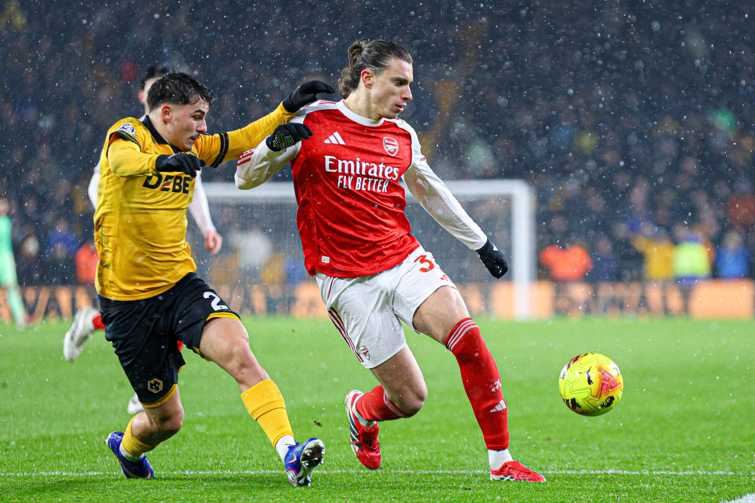 Riccardo Calafiori difensore dell'Arsenal, ina zione