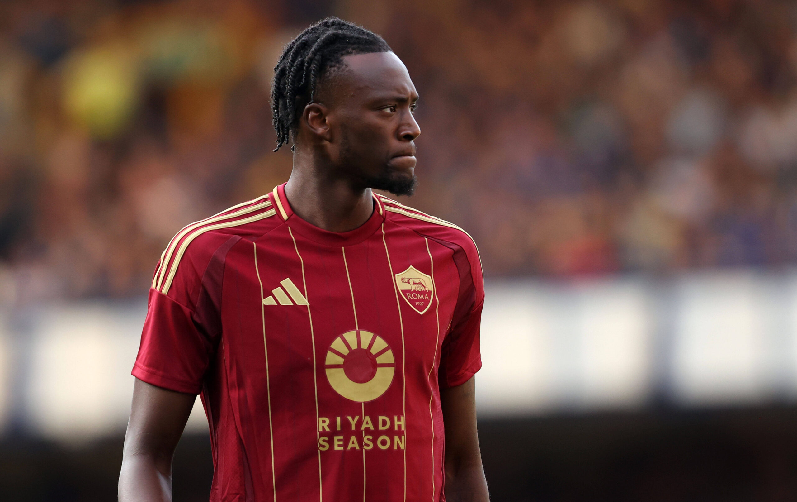 Tammy Abraham con la maglia della Roma