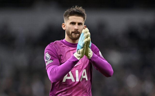 Vicario durante Tottenham-Manchester City