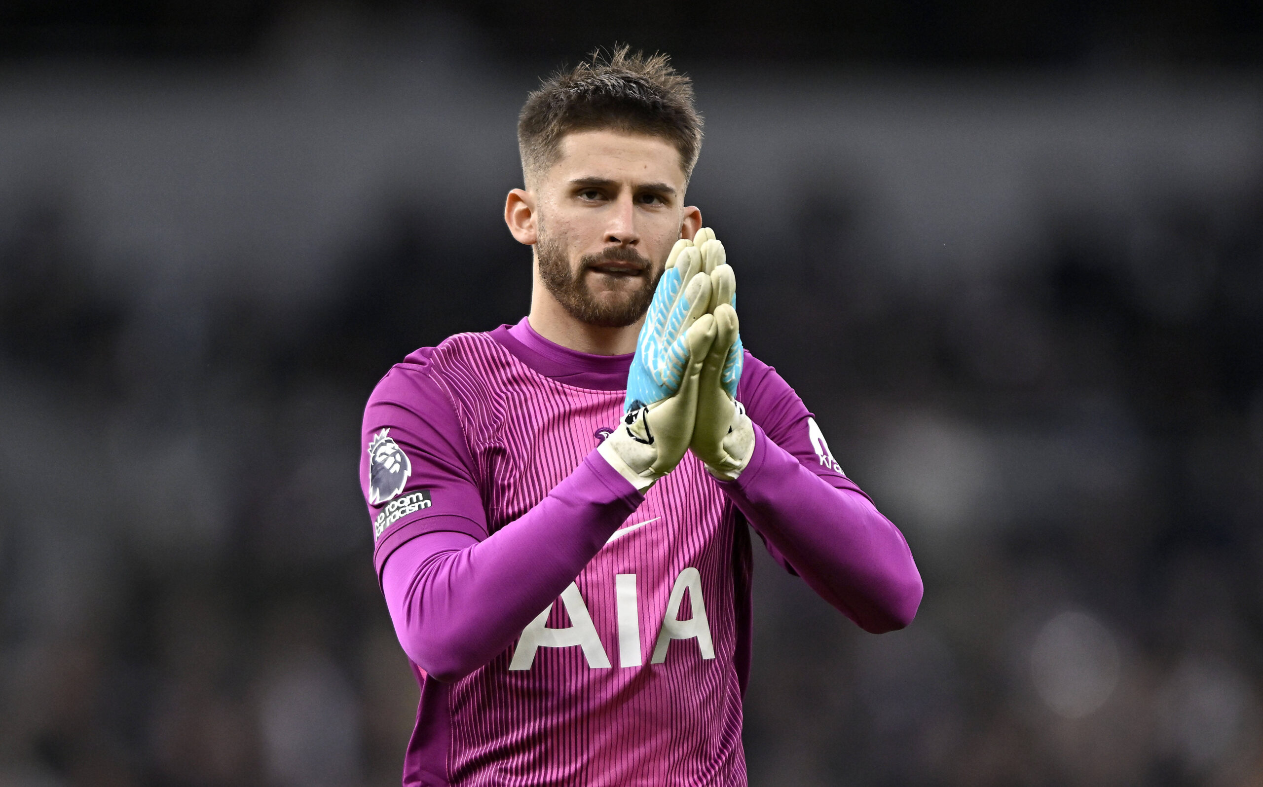 Vicario durante Tottenham-Manchester City