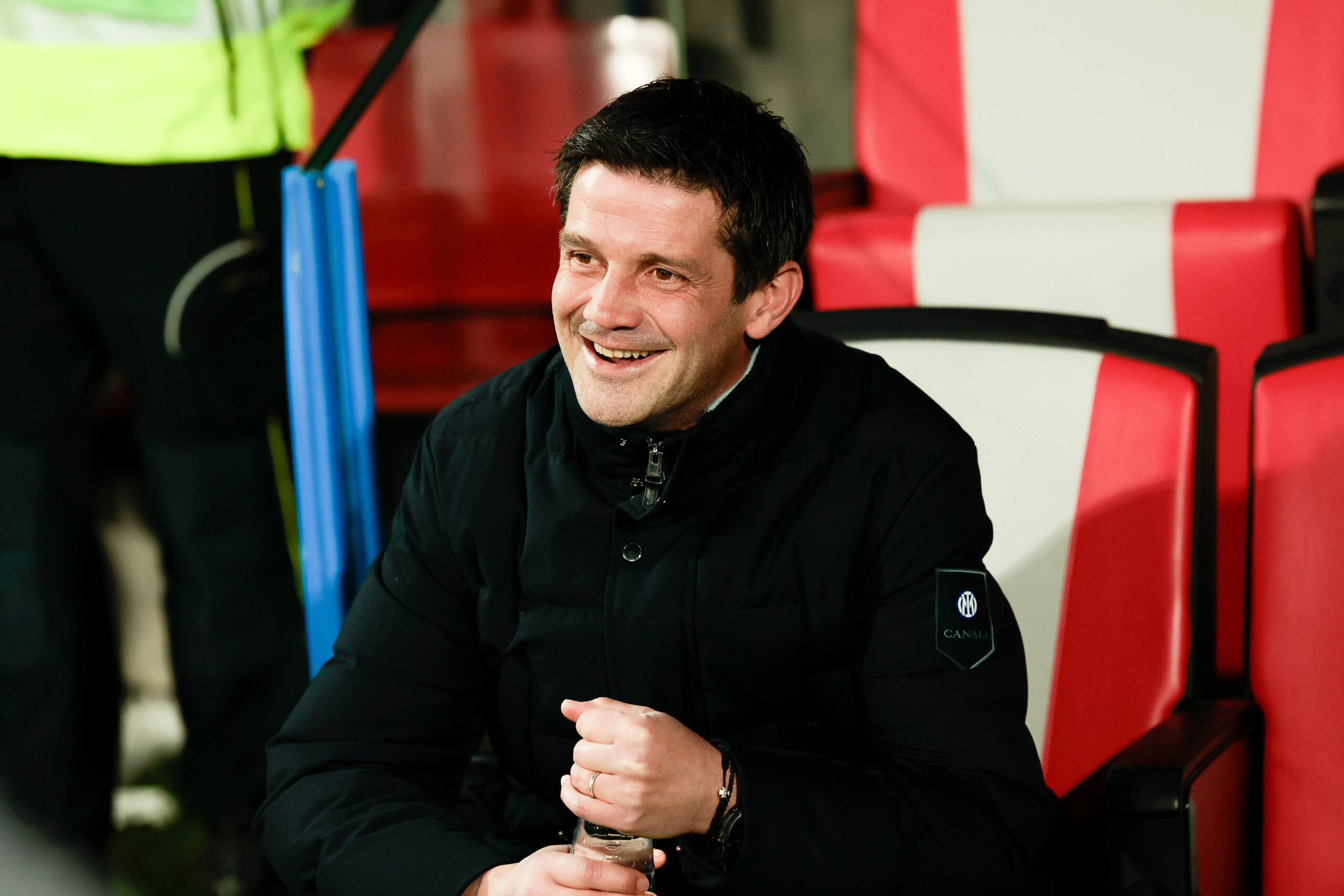 Chivu in panchina durante Inter-Totino di Coppa Italia