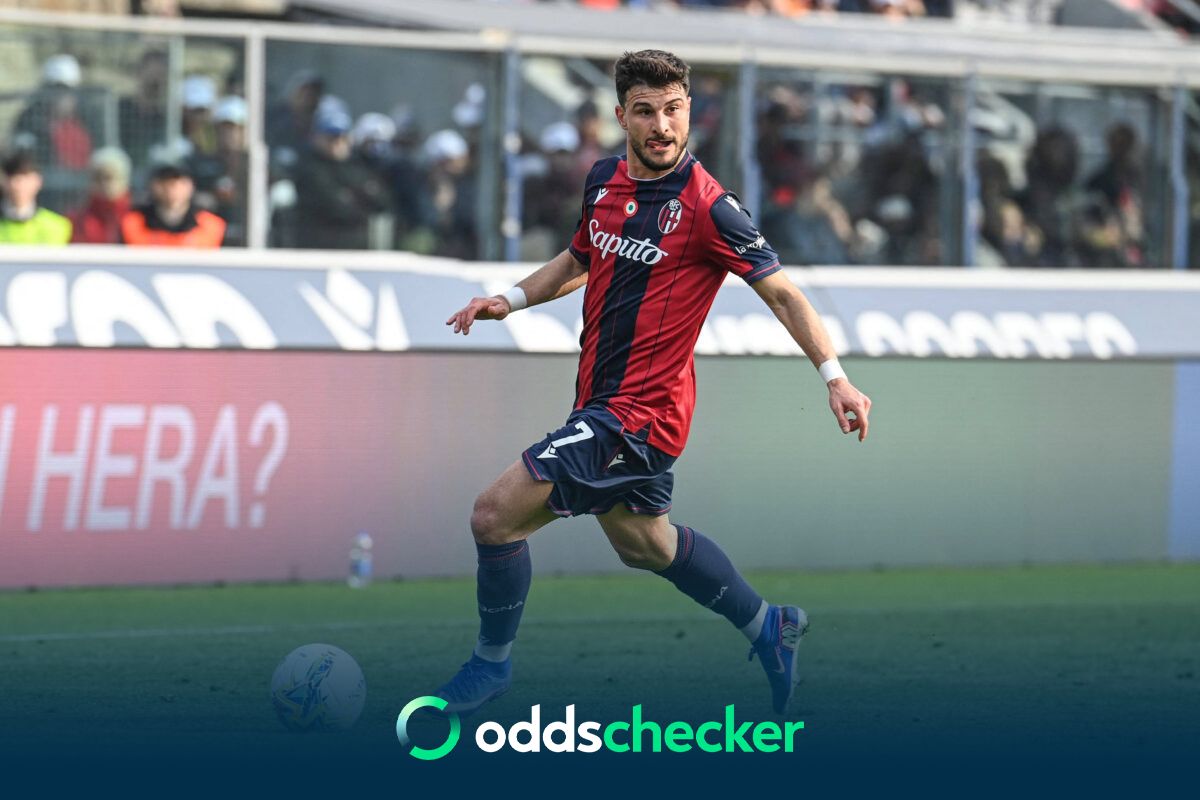 Riccardo Orsolini in azione durante Bologna-Verona