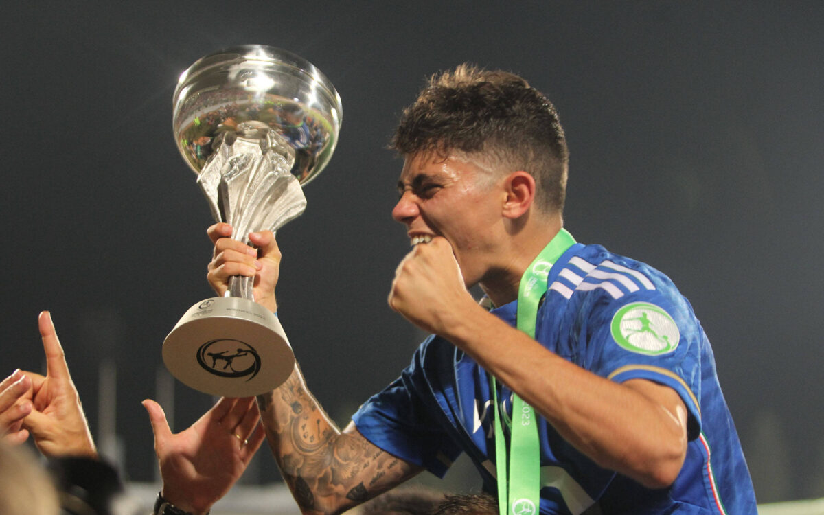 Samuele Vignato festeggia la vittoria di Euro 2023 under 19
