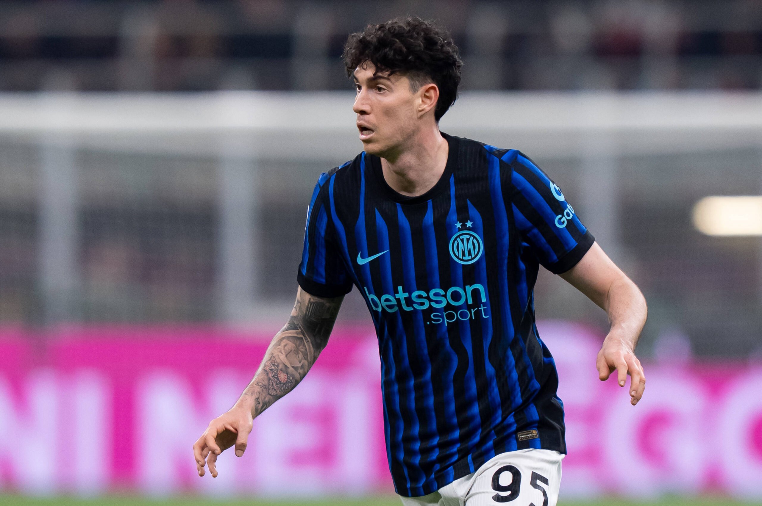 Bastoni durante Milan-Inter