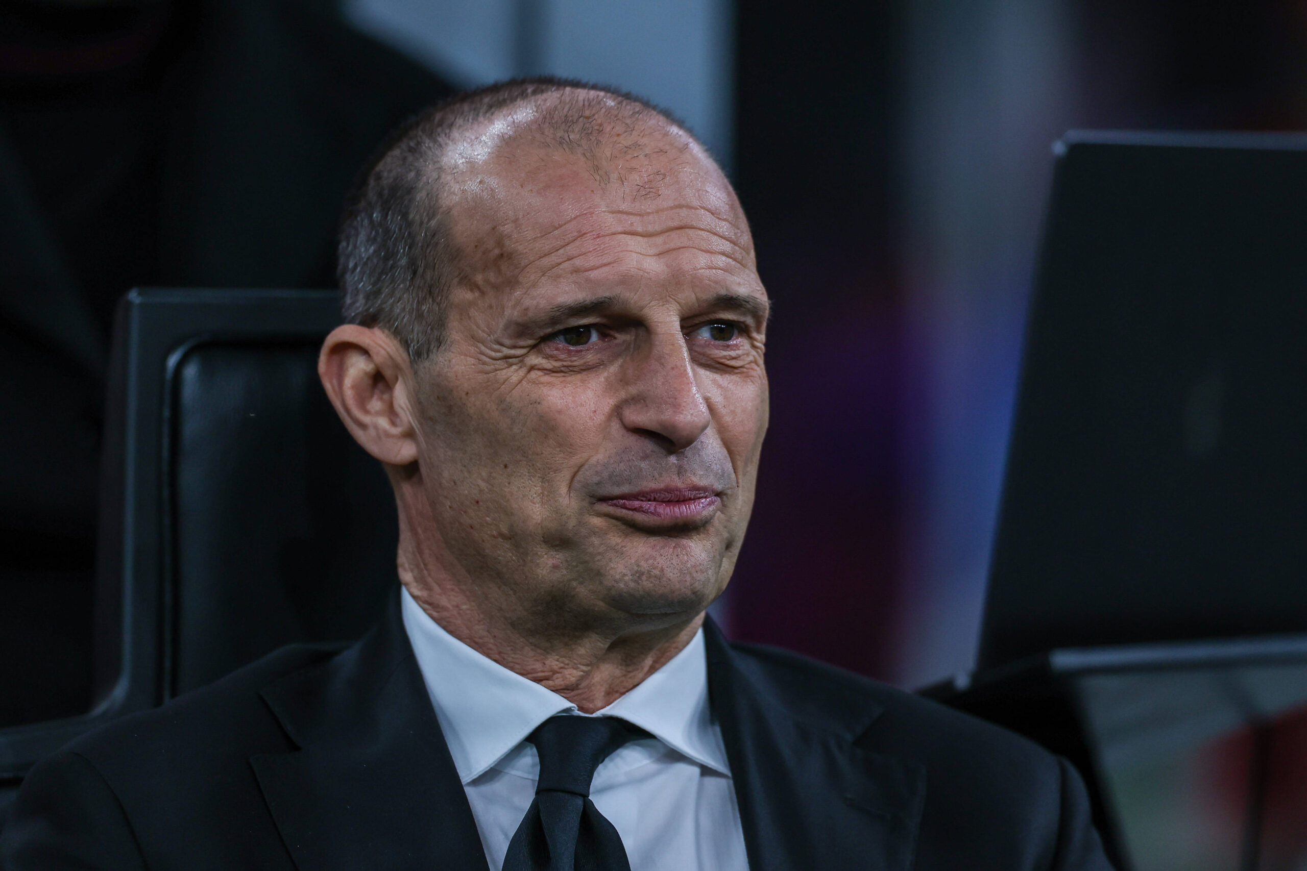 Max Allegri in panchina durante Milan-Inter