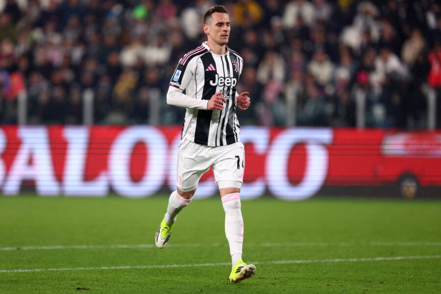 Arkadiusz Milik in campo contro il Sassuolo
