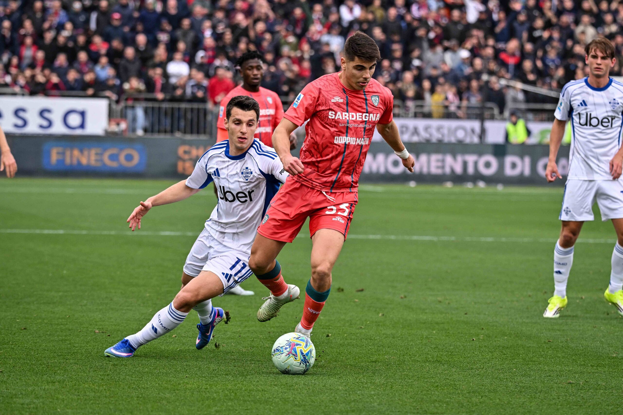 Obert in azione con la maglia del Cagliari