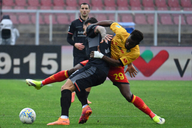 Lecce-Cremonese finisce tra le polemiche