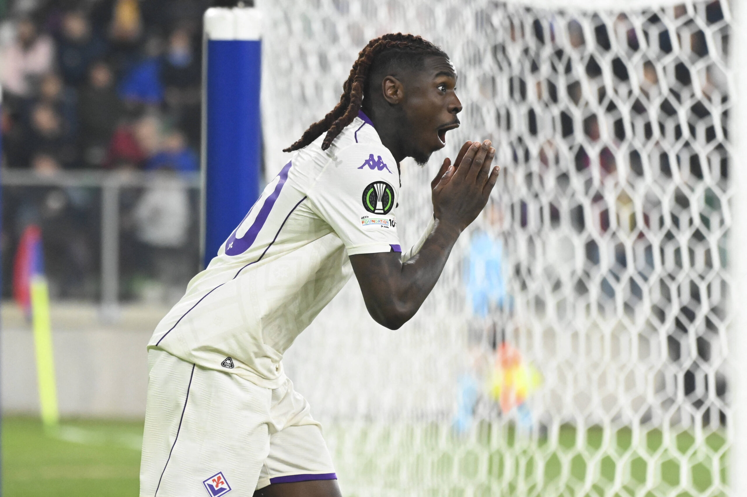 Kean durante una partita di Conference League