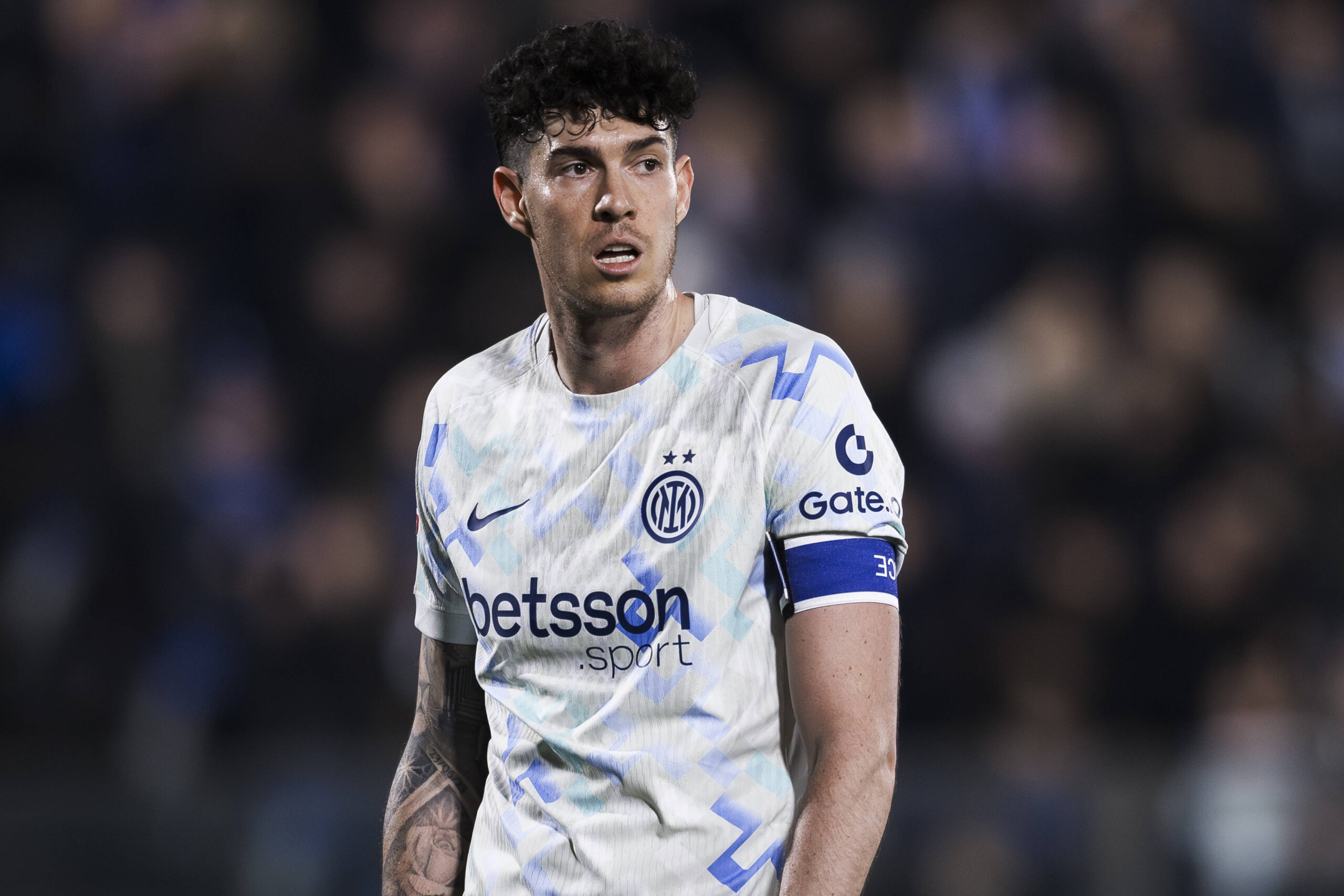 Bastoni durante Como-Inter