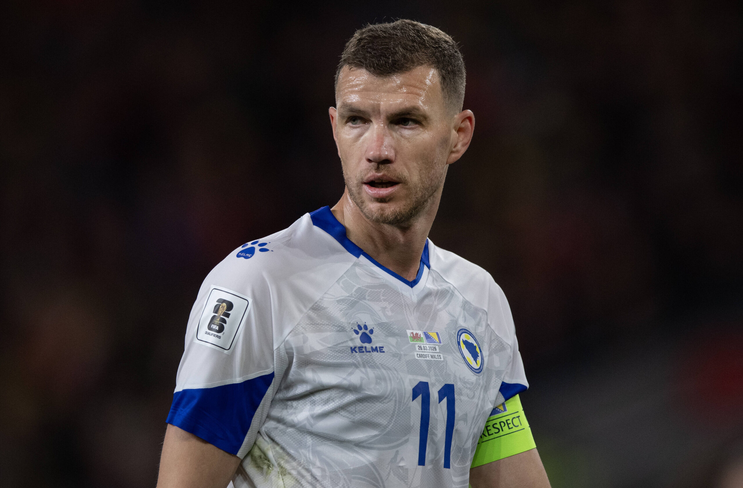 edin dzeko attaccante della bosnia
