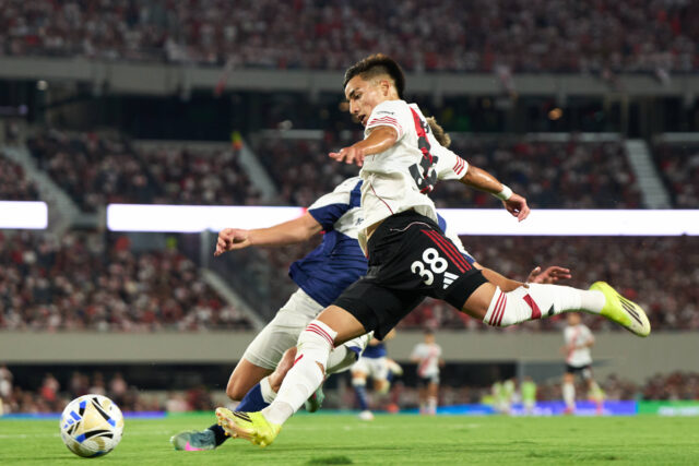 Ian Subiabre in azione con il River Plate
