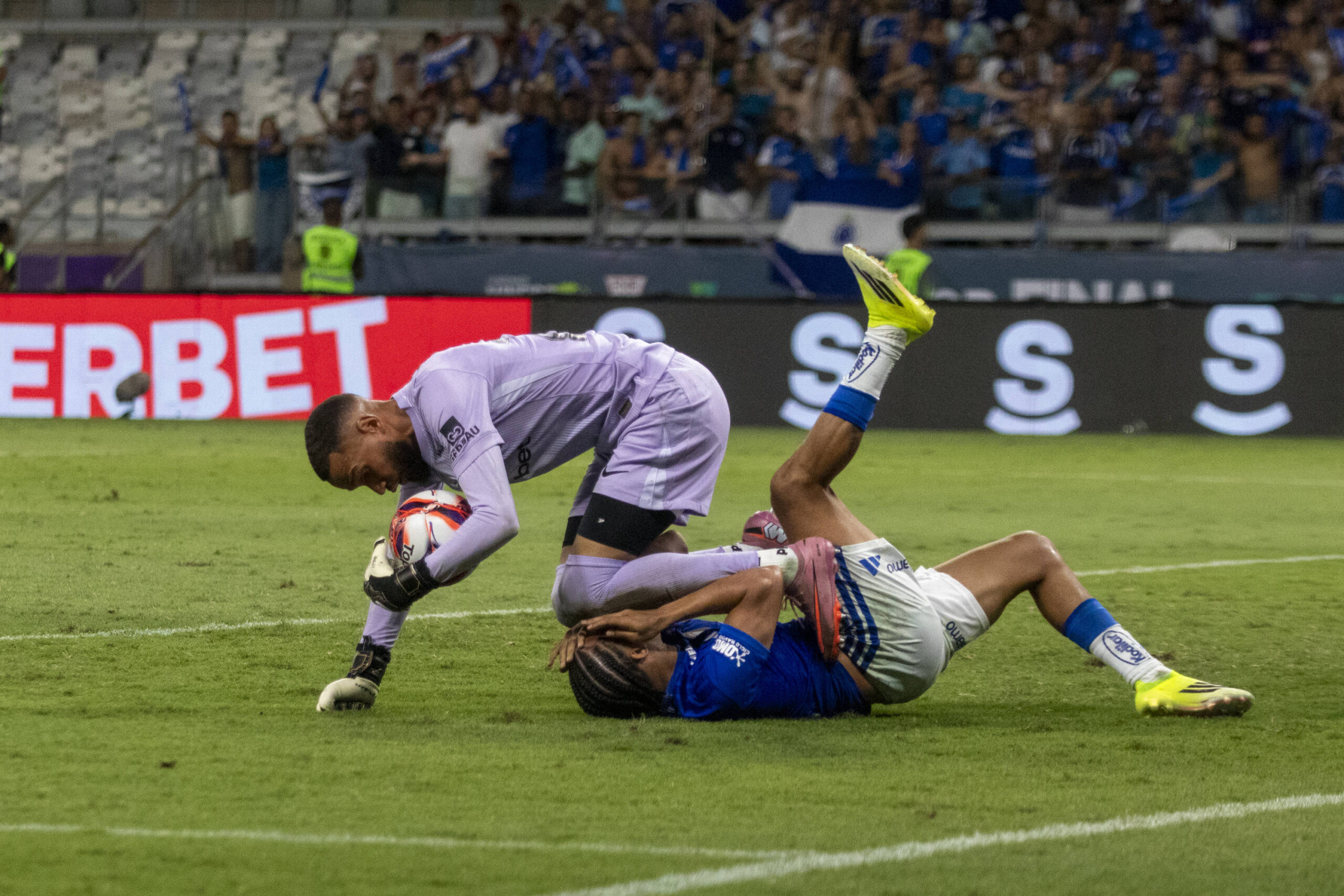 Lo scontro tra Everson e Christian